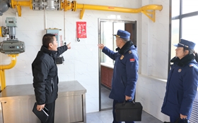 学校邀请武威市消防救援支队指导实验实训室消防安全工作