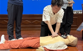 学校组织开展“关爱生命 救在身边”公益培训活动